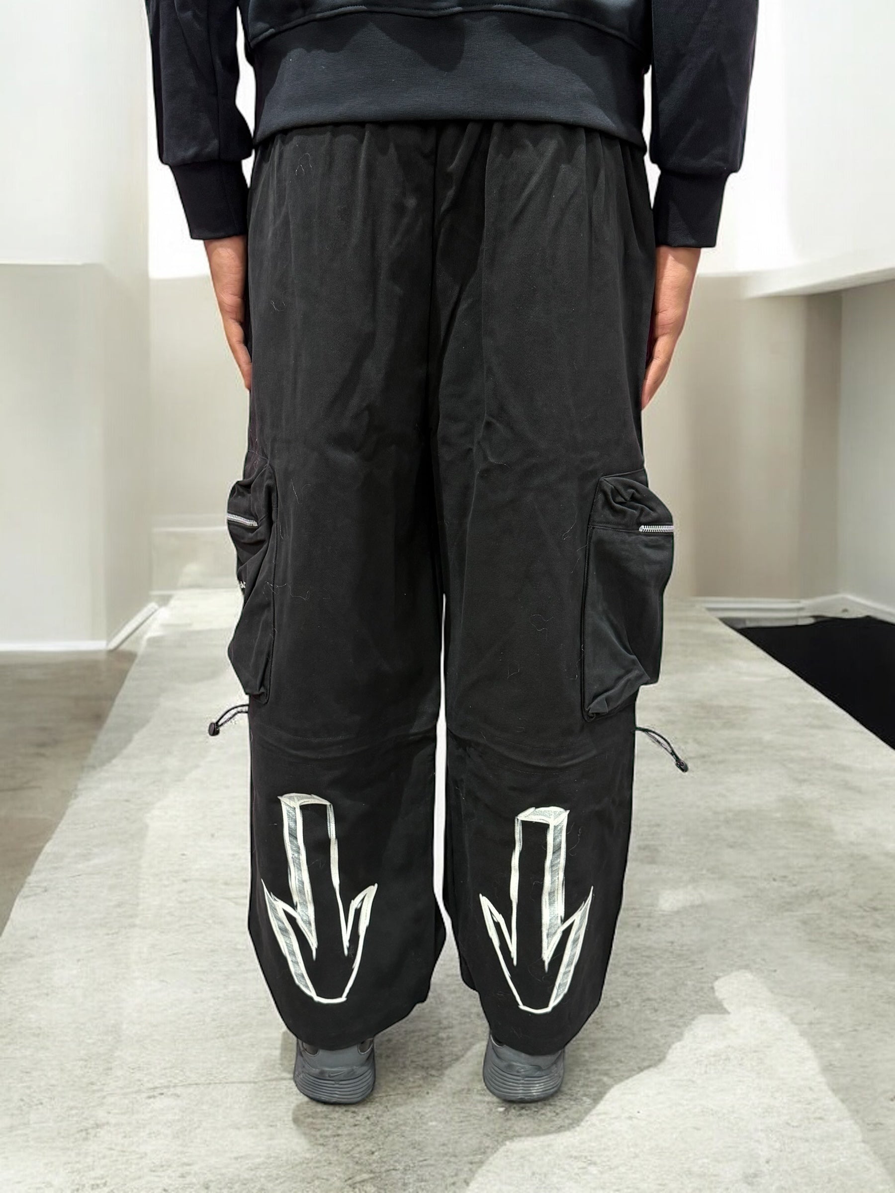 CARGO DISCLAIMER BLACK