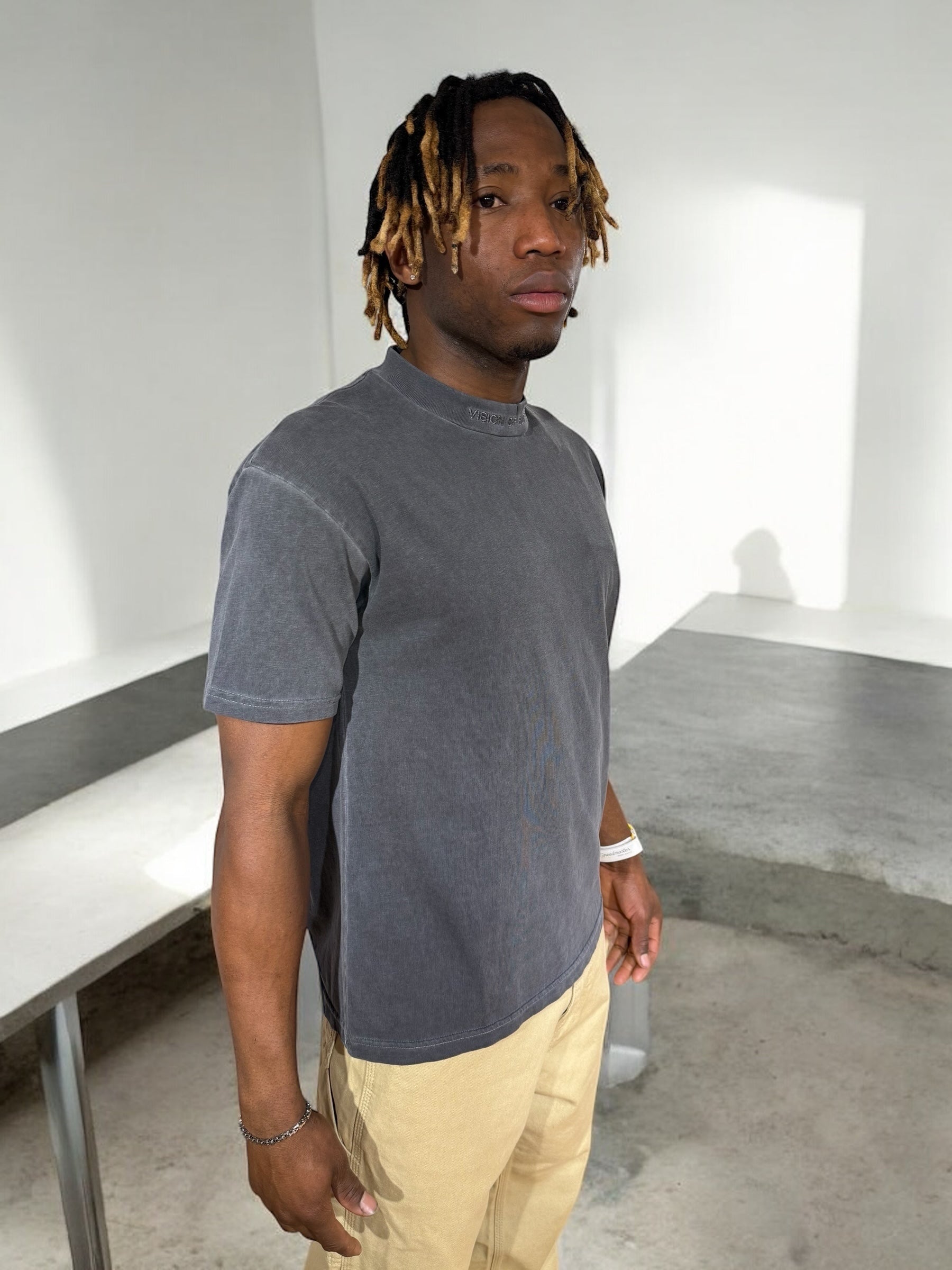 T-SHIRT WITH BREAKING VISION PRINT