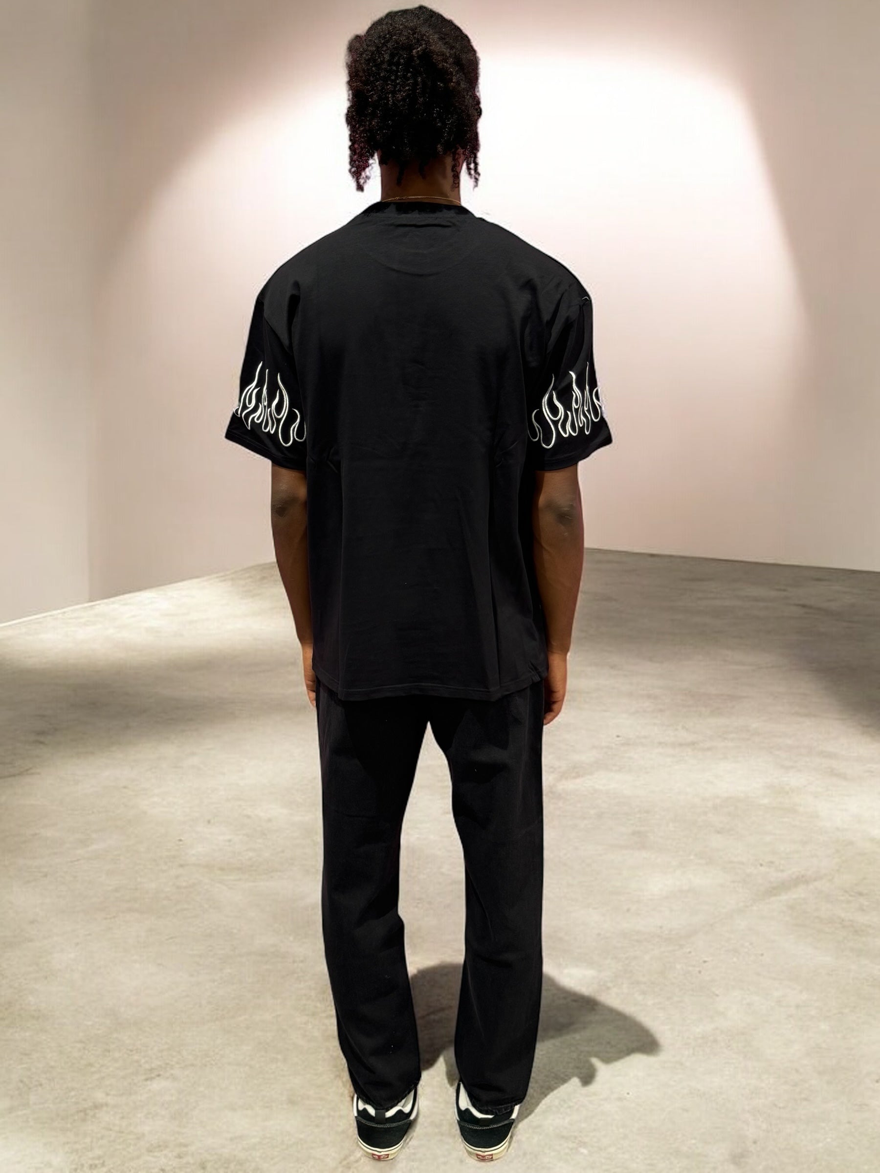 BLACK TSHIRT WITH WHITE FLAMES