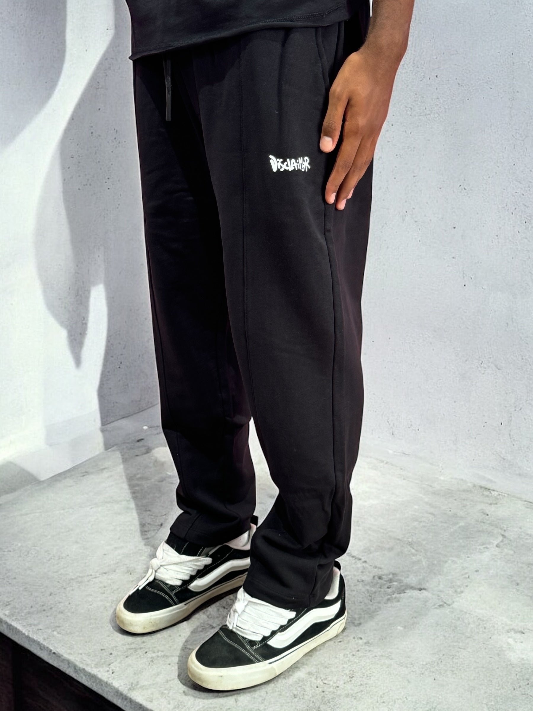 TUTA ALL BLACK DISCLAIMER