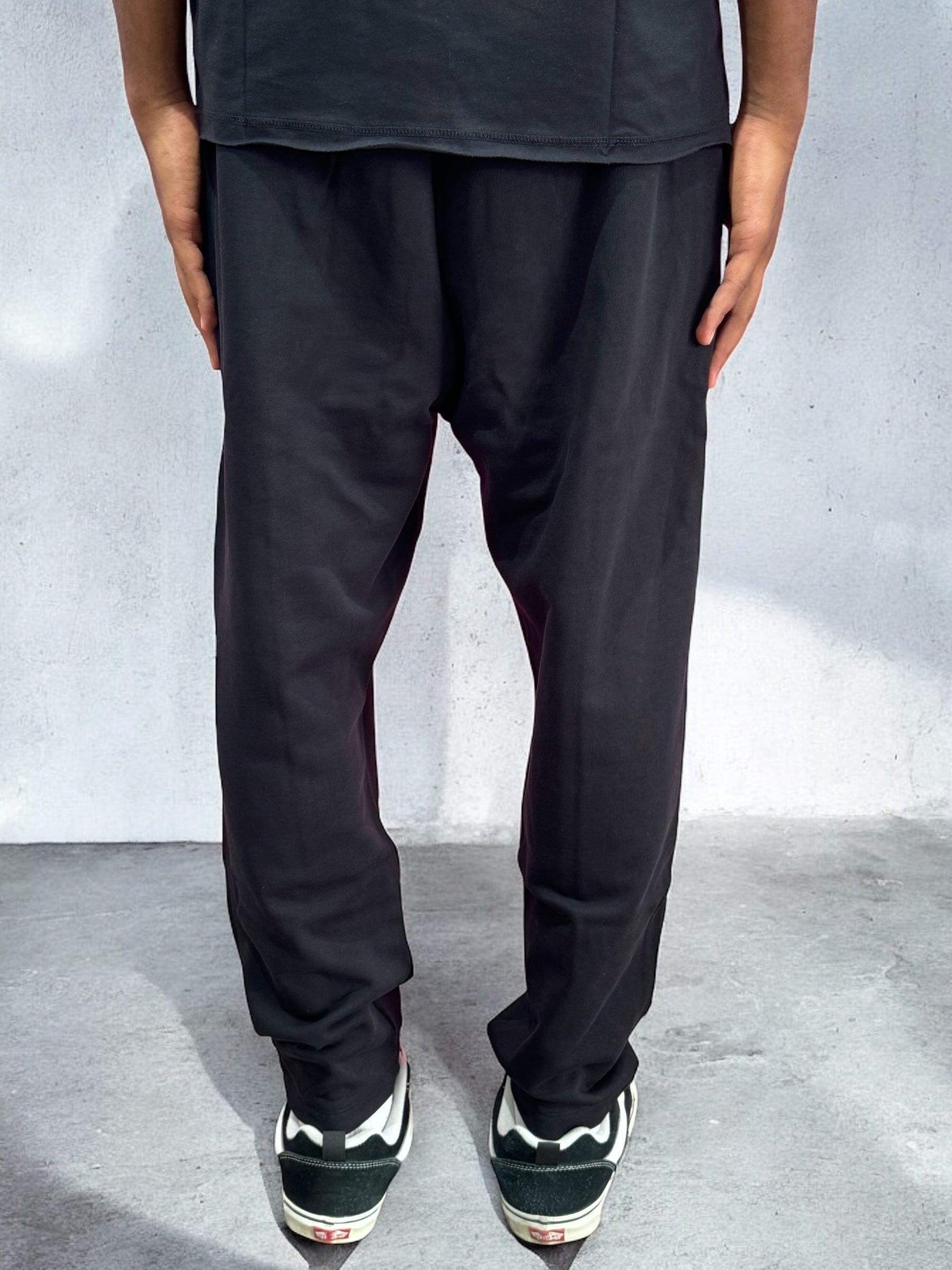 TUTA ALL BLACK DISCLAIMER