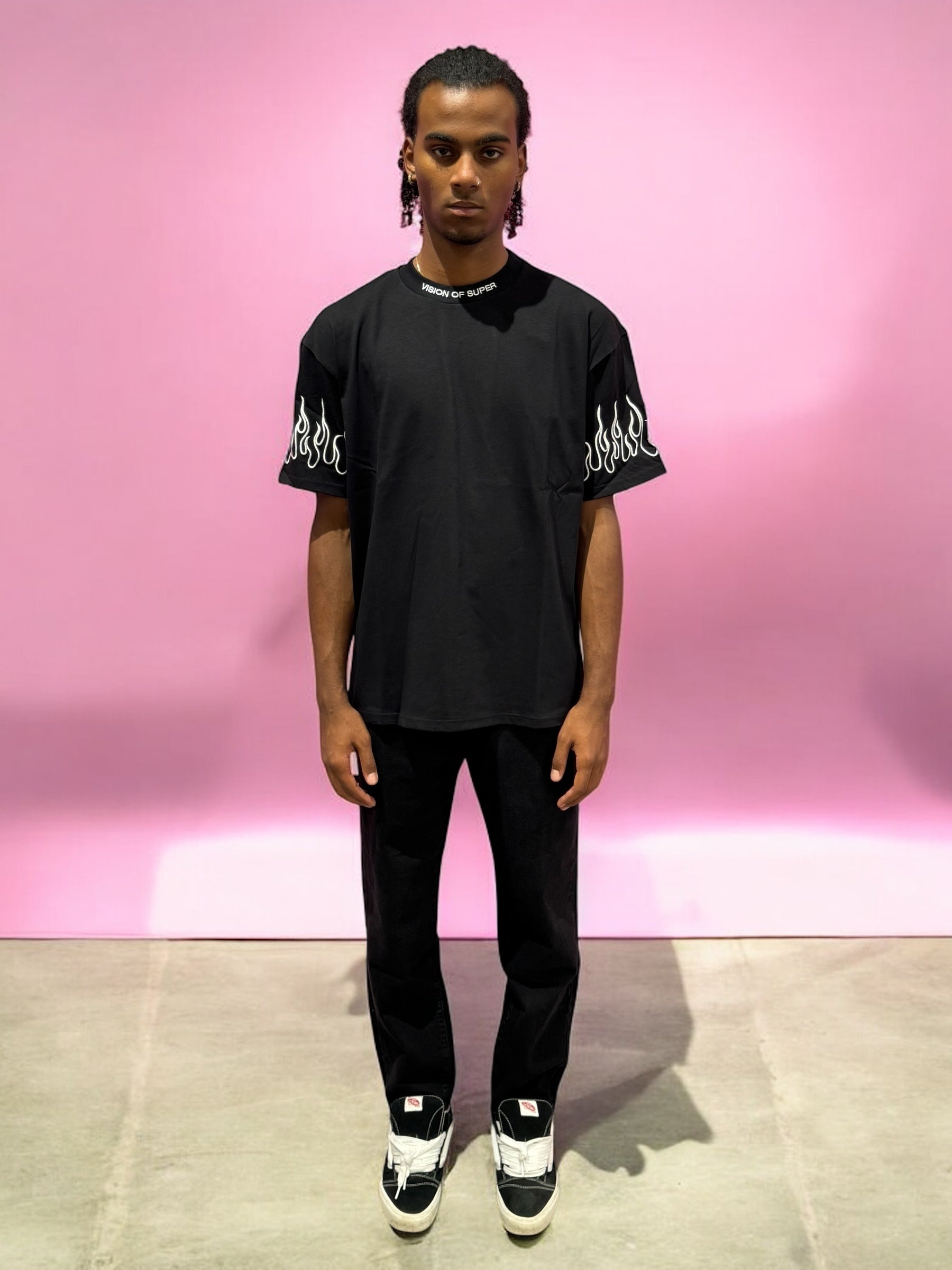 BLACK TSHIRT WITH WHITE FLAMES