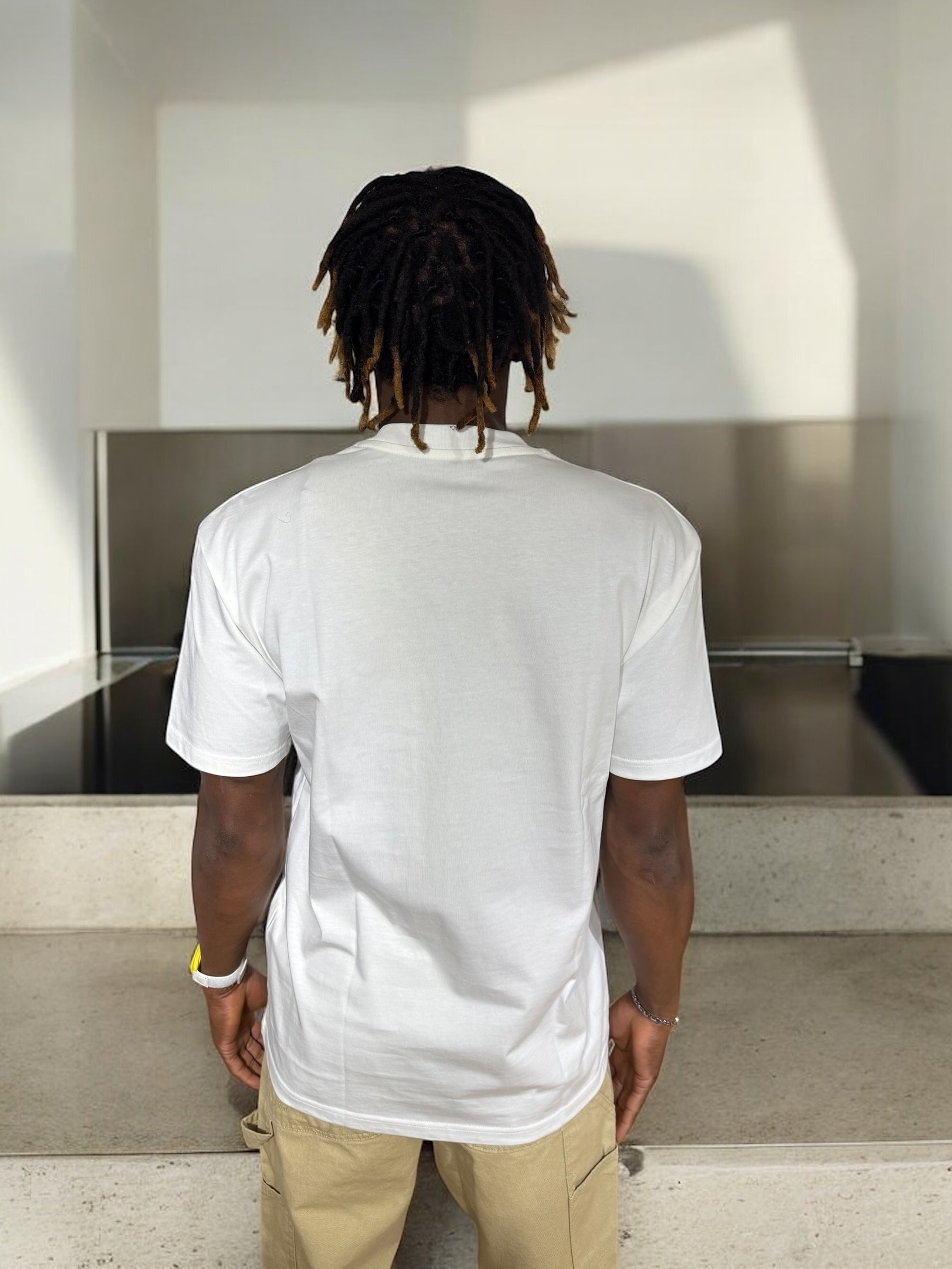 WHITE BASIC T-SHIRT WITH BLACK LOGO