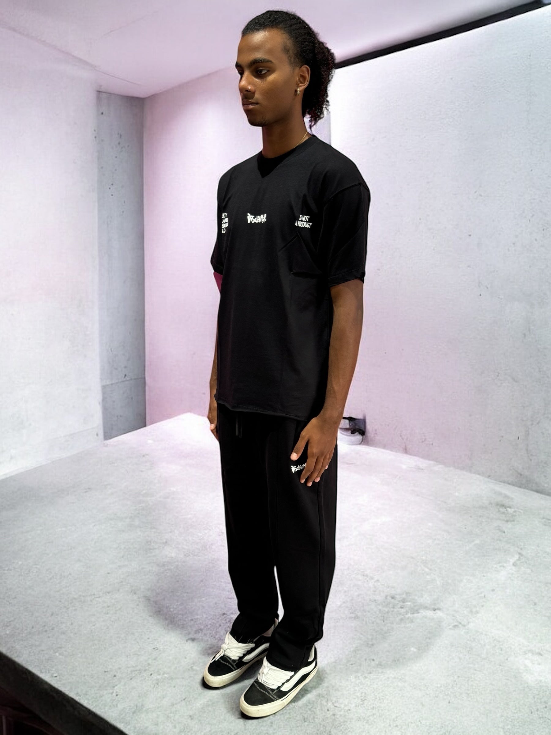 TUTA ALL BLACK DISCLAIMER
