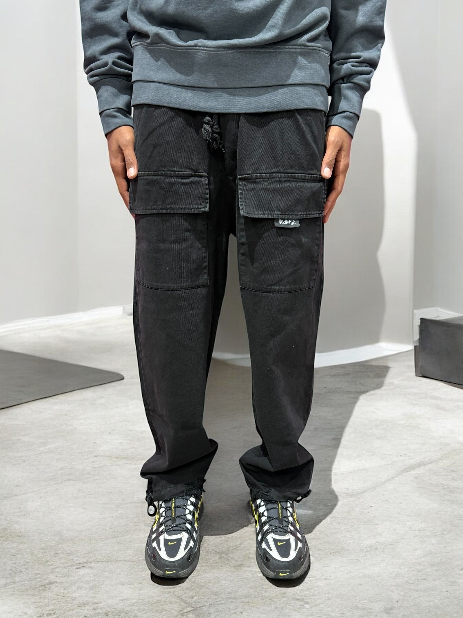 PANTA POCKETS DISCLAIMER BLACK