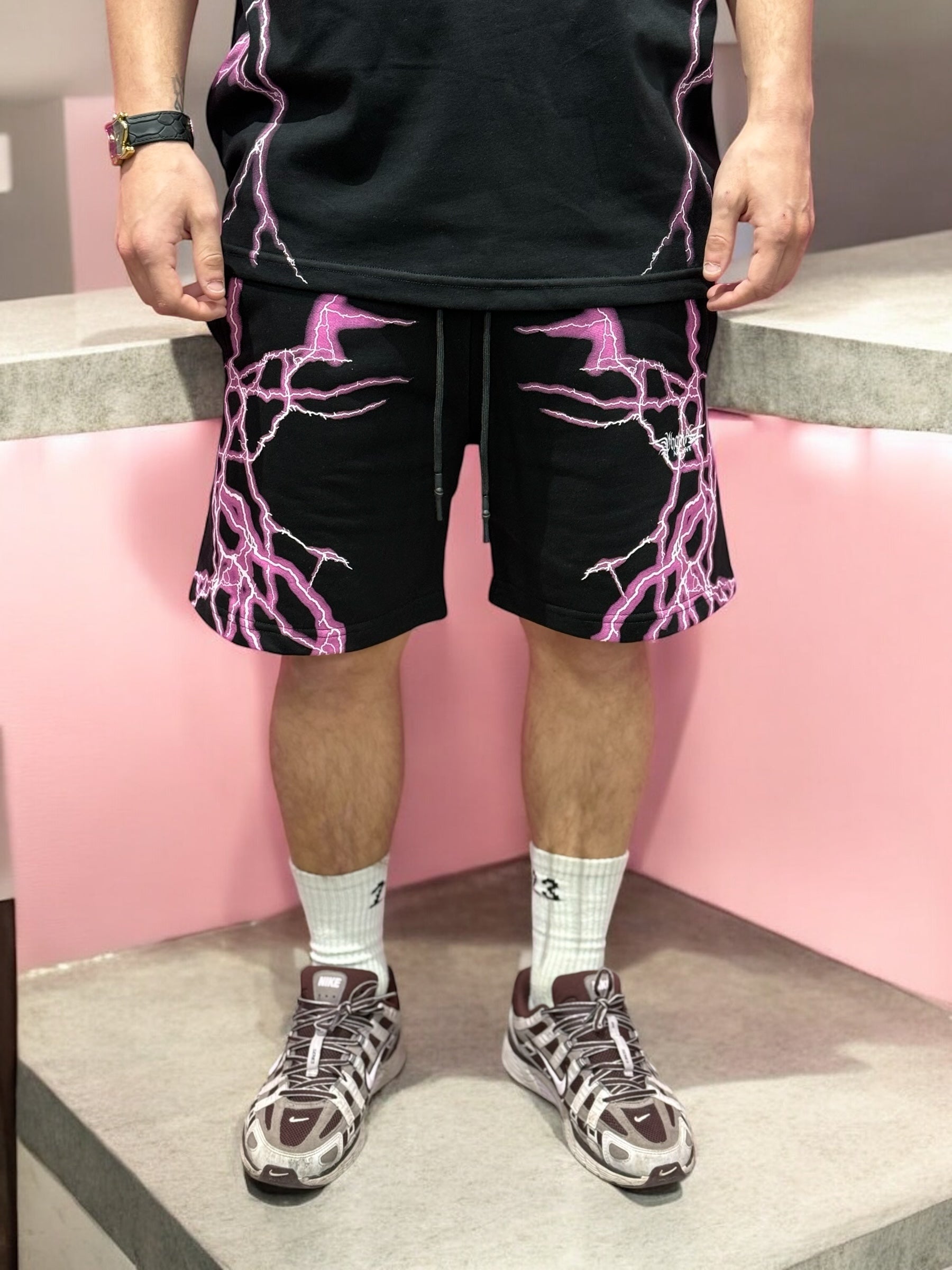PHOBIA BLACK SHORTS LATERAL PINK
