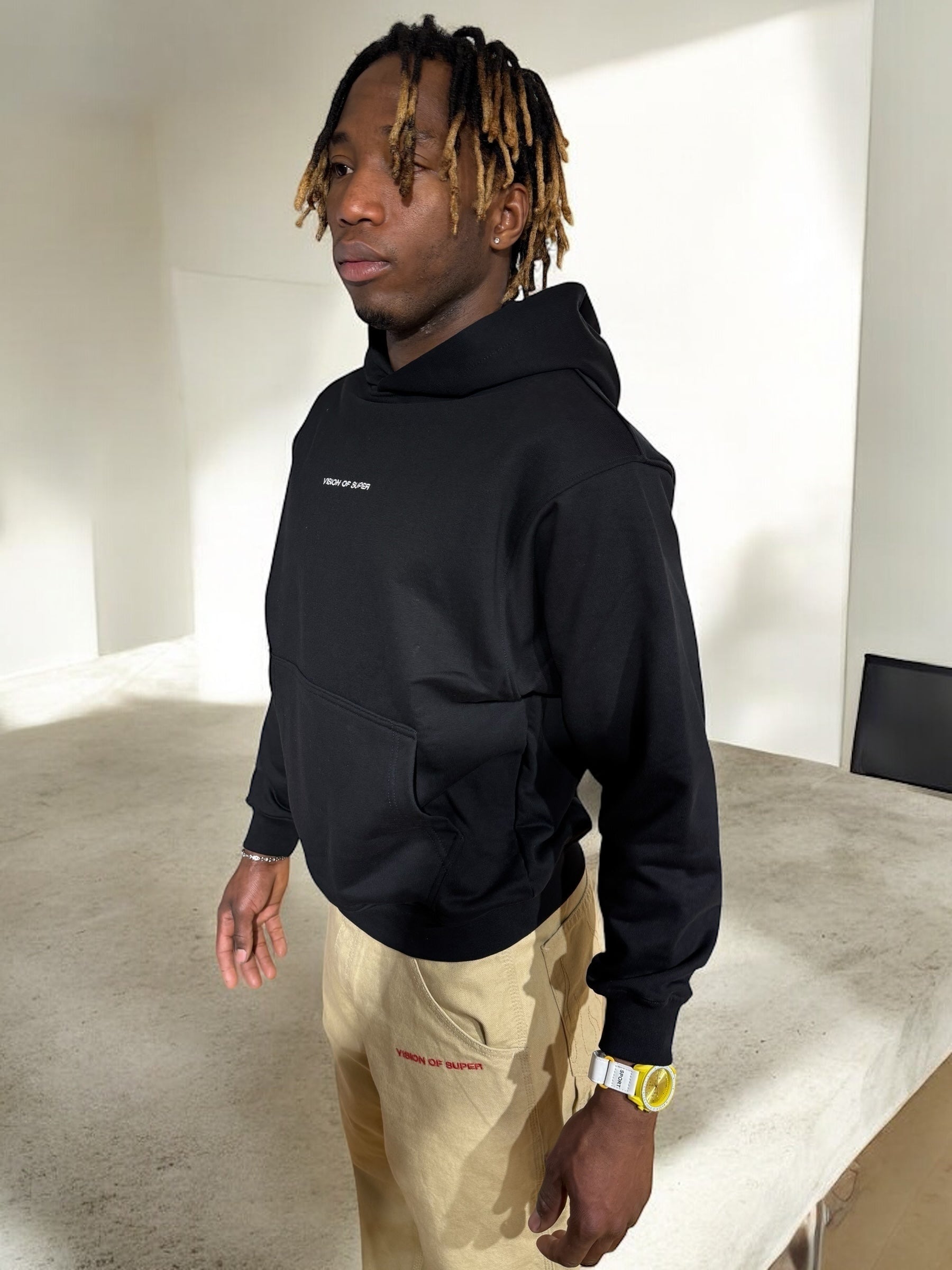 BLACK HOODIE WITH BREAKING VISION PRINT