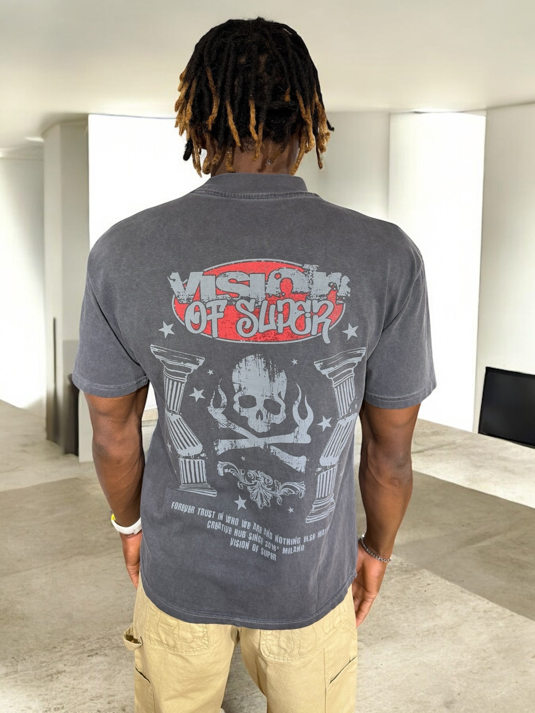T-SHIRT WITH BREAKING VISION PRINT