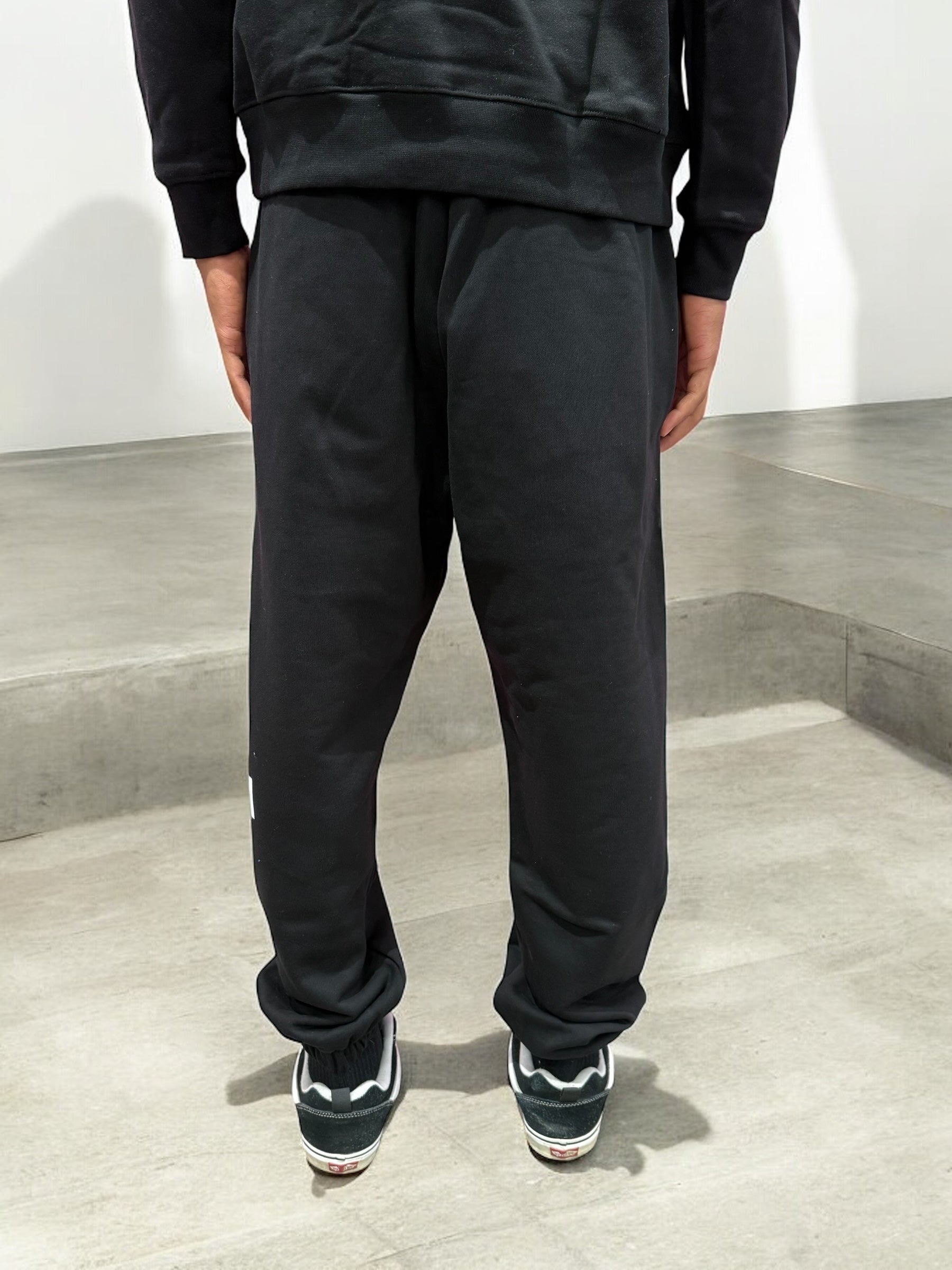 JOGGER PHARMACY BLACK