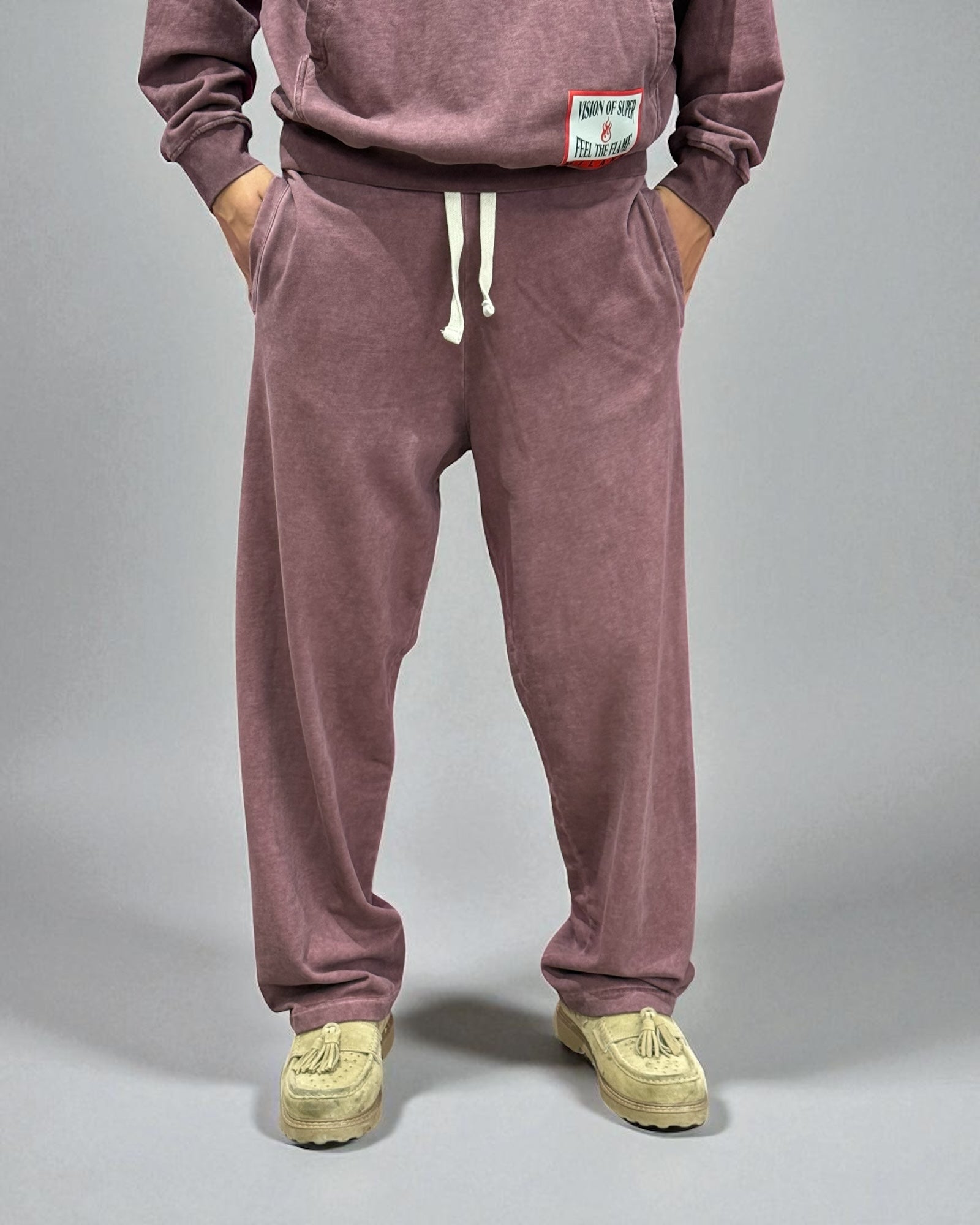 STONE WASH RED PANT WITH PATCH