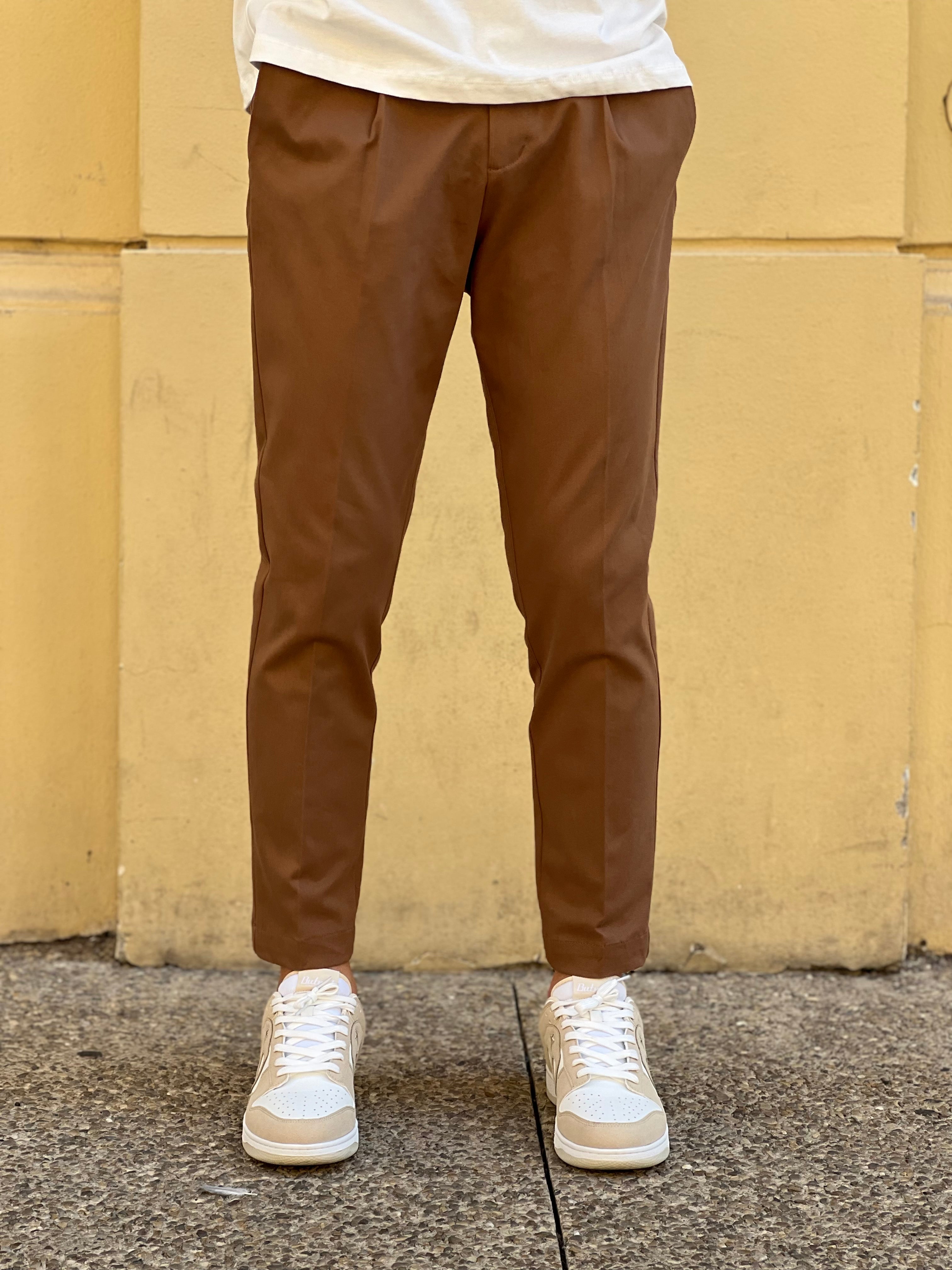 PANTALONE TAPERED FIT CON PINCES