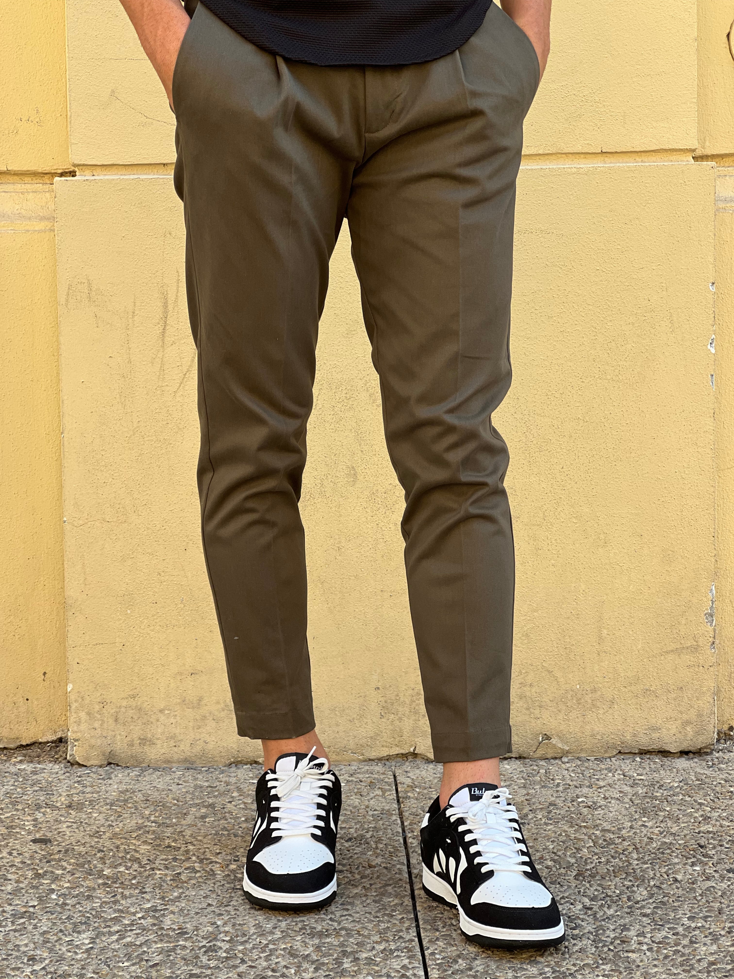 PANTALONE TAPERED FIT CON PINCES