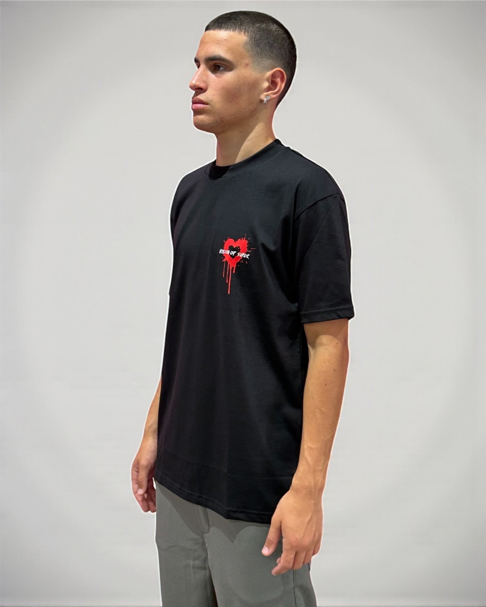 BLACK TEE WITH PUFF PRINT ON BACK
