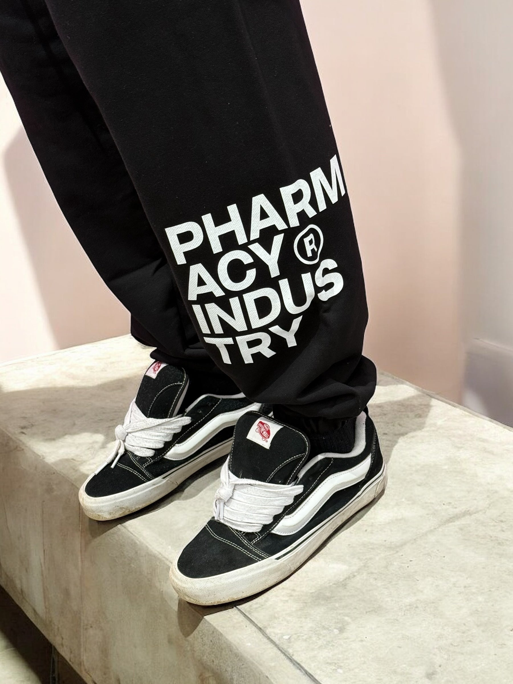 JOGGER PHARMACY BLACK