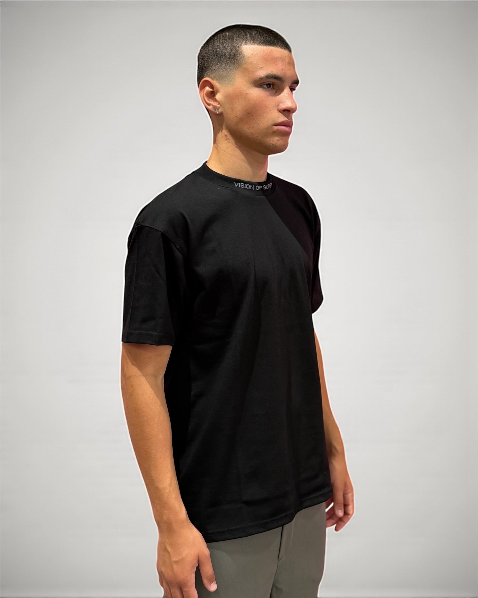 BLACK TEE WITH PRINT ON BACK