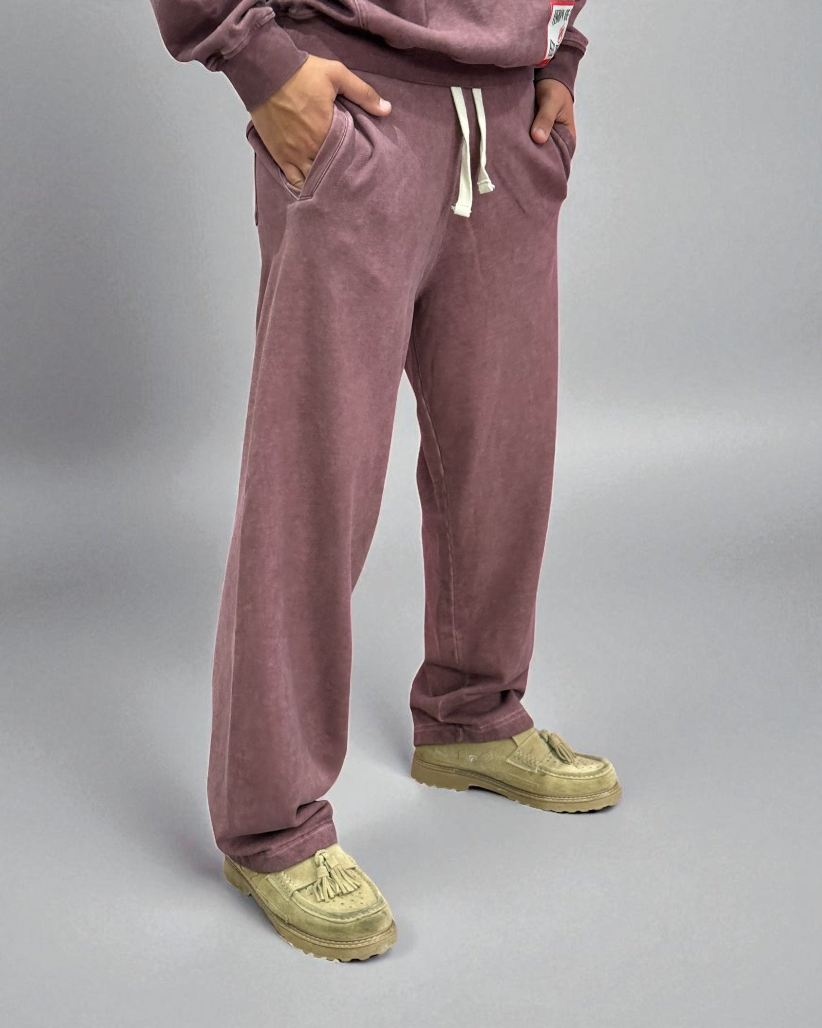STONE WASH RED PANT WITH PATCH