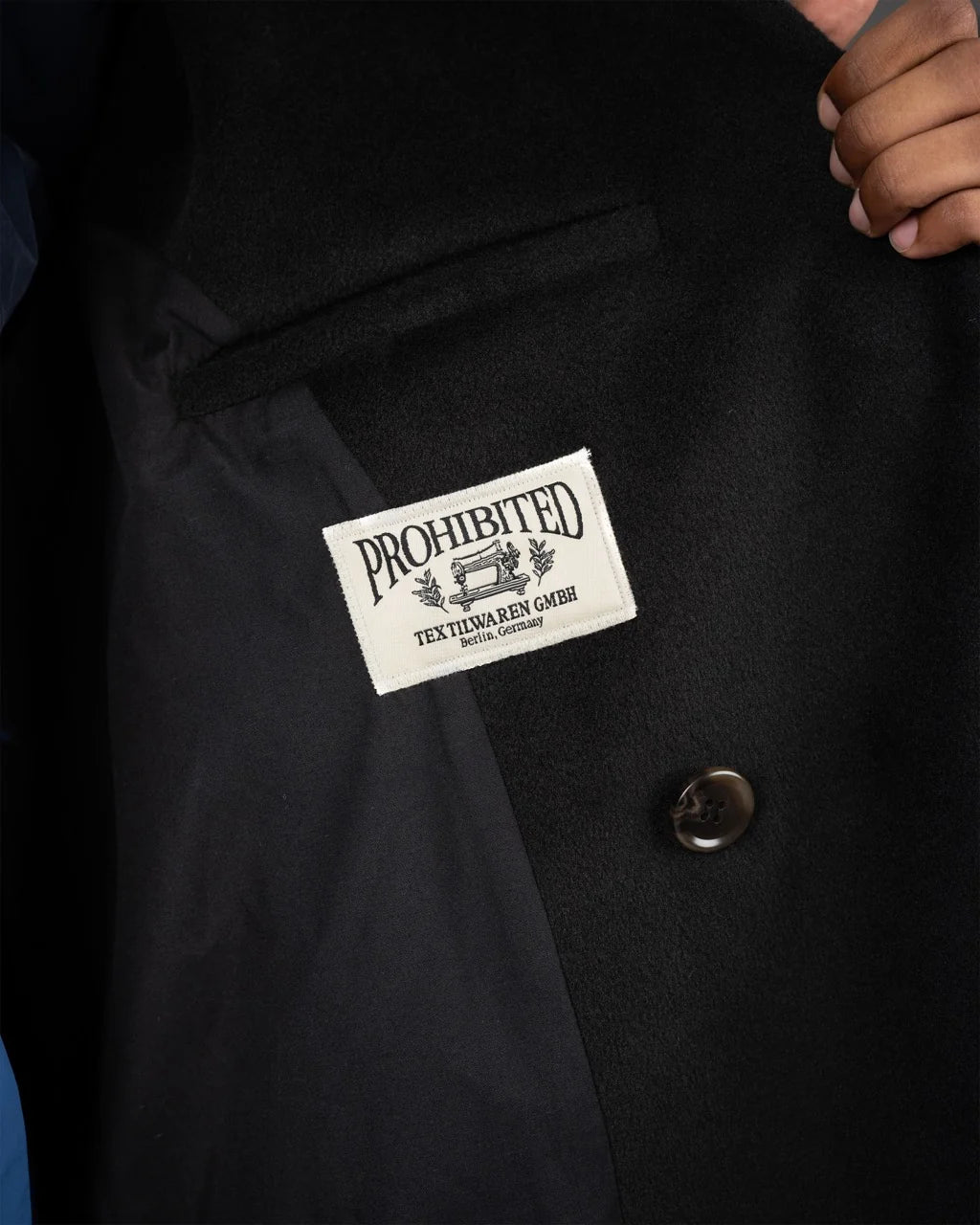 LODGE COAT | BLACK