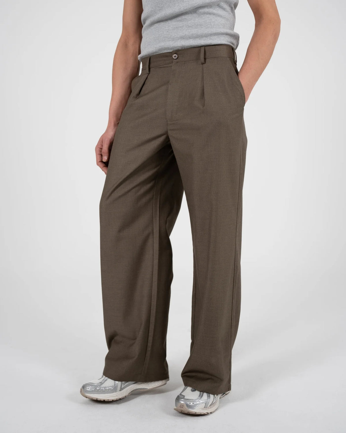 SOHO PLEATED PANTS | KHAKI