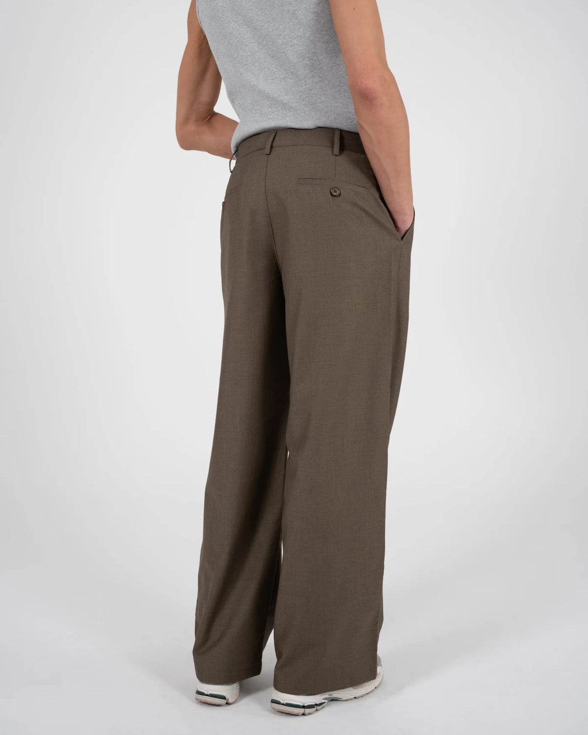 SOHO PLEATED PANTS | KHAKI